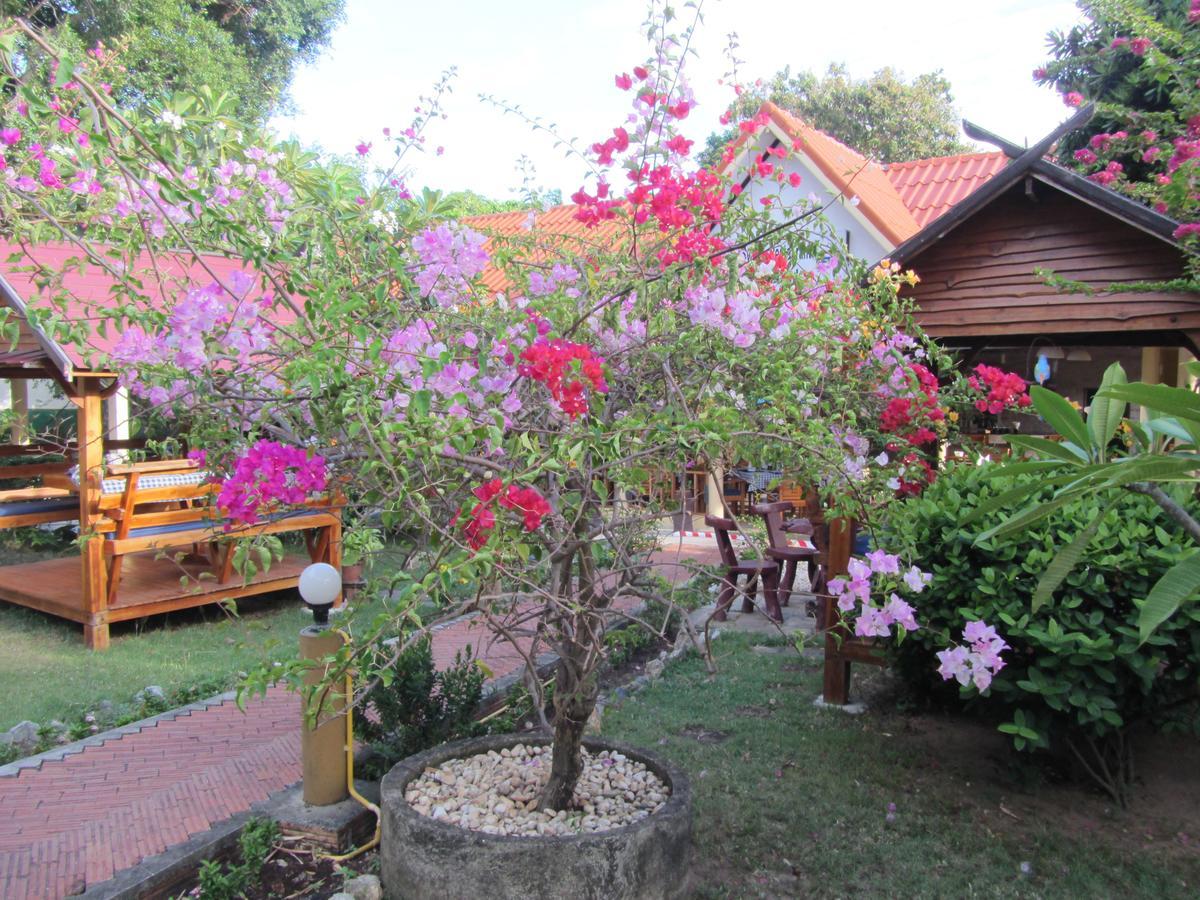 Flower Paradise Bungalows & Swiss Restaurant Roestiland Lamai Beach  Exterior foto
